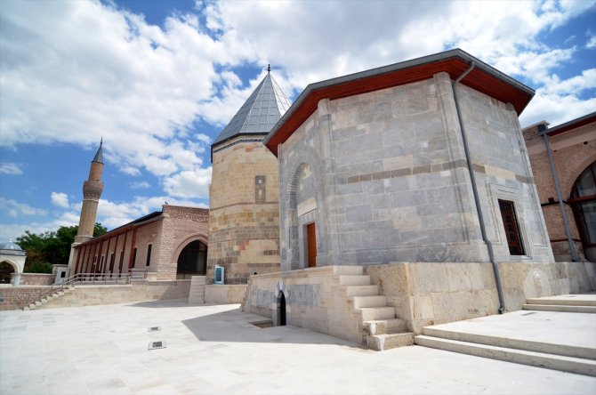 Selçuklu mimarisinin kalbi Konya, turistlerin ilgisini çekiyor