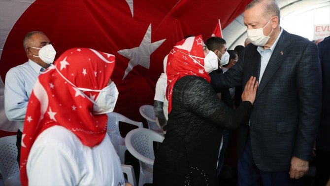 Diyarbakır annelerinden Cumhurbaşkanı Erdoğan'a: Senin sayende bu gücü buluyoruz