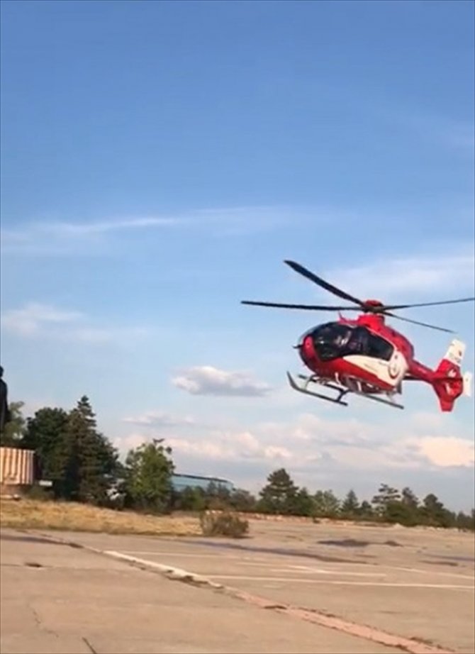Konya'da ambulans helikopter felç geçiren hasta için havalandı