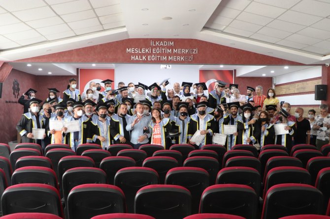 Okumanın yaşı yok: 40 yıllık hayalleri gerçek oldu