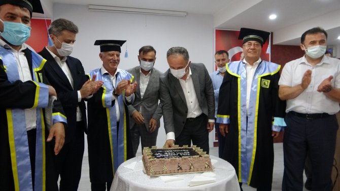 Okumanın yaşı yok: 40 yıllık hayalleri gerçek oldu