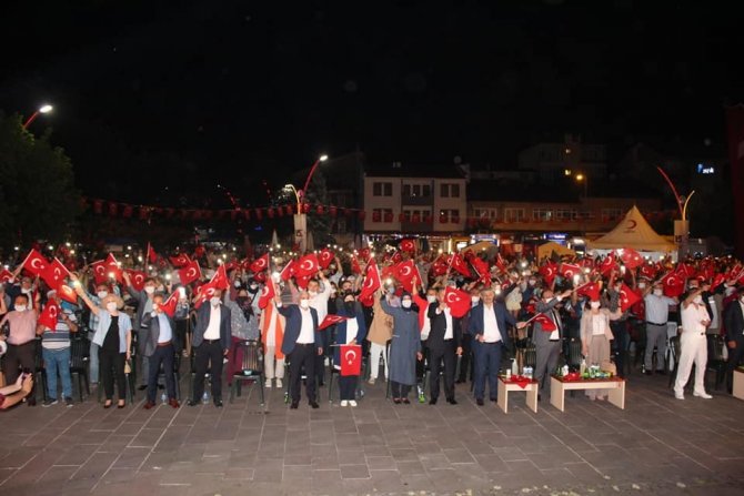 Bartın’da 15 Temmuz etkinliklerinde vatandaşlar meydanlara koştu