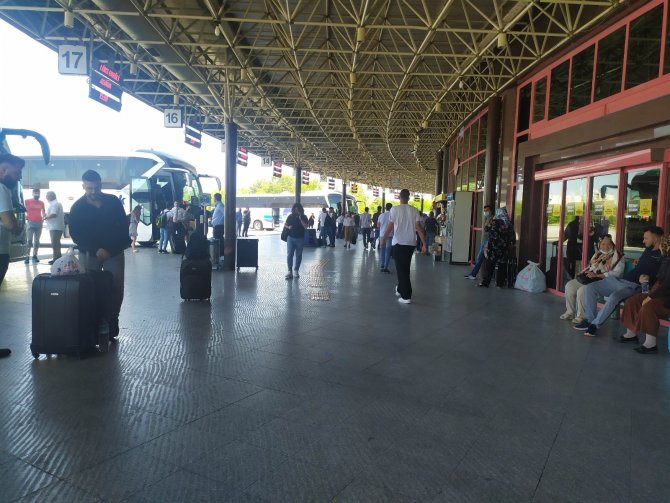 Konya’da bayram öncesi otogarda sakinlik