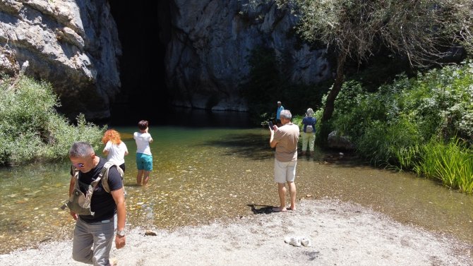 Konya'daki bu mağaralara akın akın turist geliyor!