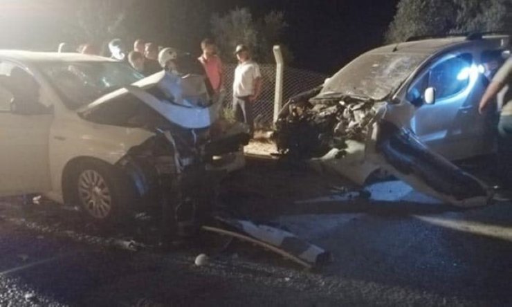 Aydın'da iki otomobil çarpıştı; 1 çocuk öldü, 3'ü çocuk 7 kişi yaralandı