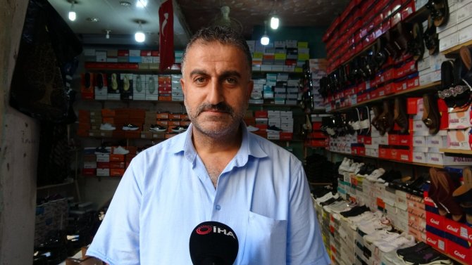 Mardin’de kısıtlamaların geri gelmesini istemeyen esnaf, vatandaşa aşı çağrısında bulundu