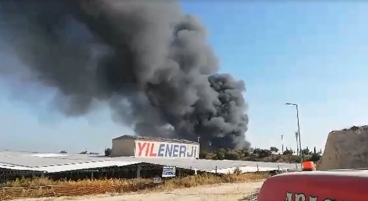 Tarsus'ta fabrika yangını
