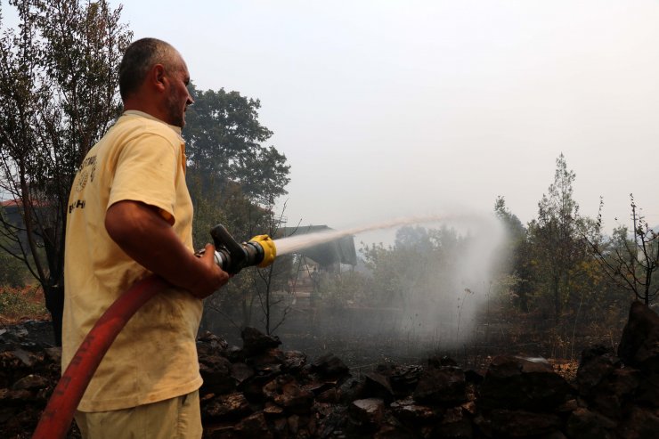 Manavgat'taki büyük yangın 4'üncü gününde; 2 orman işçisi yaşamını yitirdi