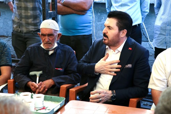 Ağrı Belediye Başkanı Sayan, Konya'da öldürülen 7 kişinin yakınlarına taziye ziyaretinde bulundu