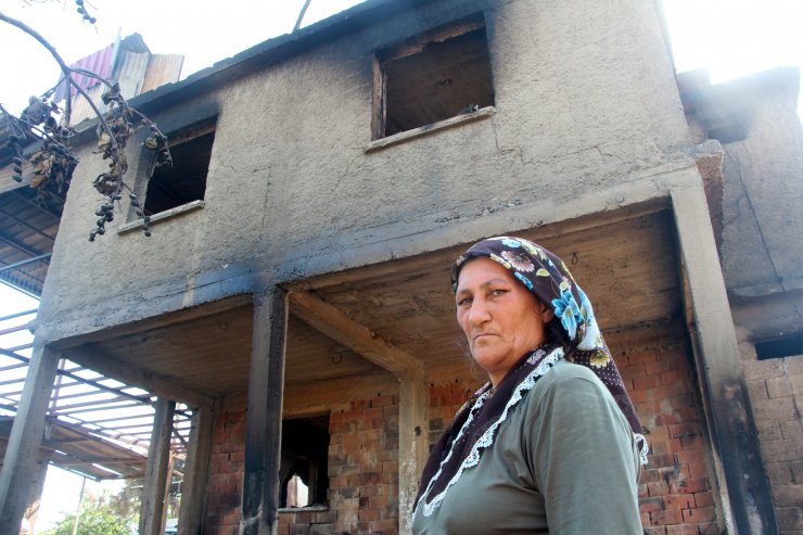 Çalışıp para biriktirerek yaptırdığı 25 yıllık evi orman yangınında kül oldu 