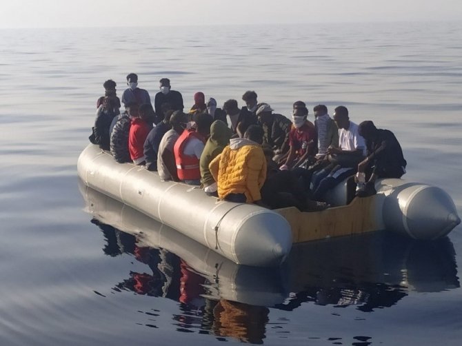 61 düzensiz göçmen kurtarıldı