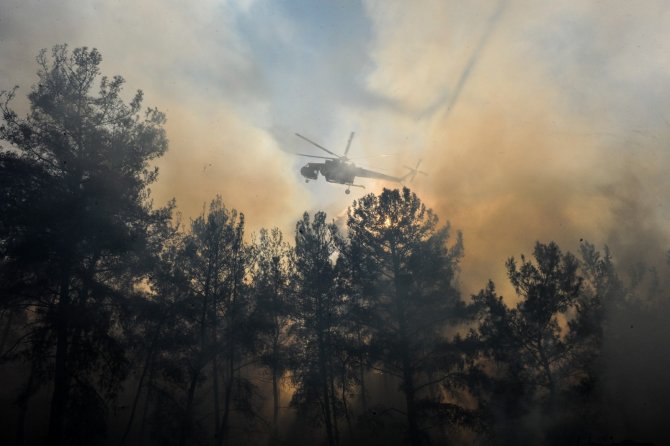 Rodos Adası orman yangını nedeniyle elektriksiz ve susuz kaldı