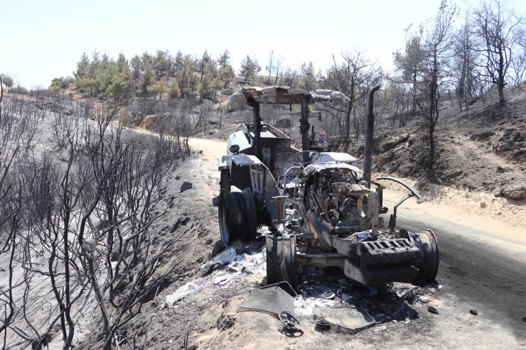Yangında son anda kurtulan ve traktörü yanan çiftçi: Aldığım nefes alev gibiydi