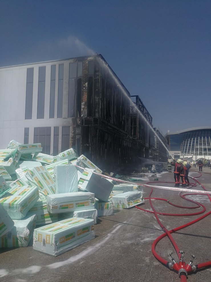 Hastane inşaatında yangın