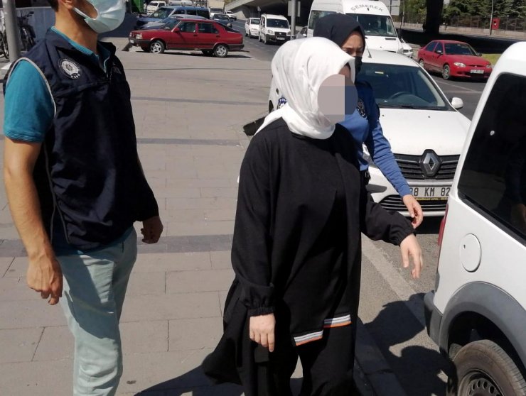 FETÖ’nün polis eşlerinden sorumlu 'mahrem imam'larına operasyon: 4 gözaltı