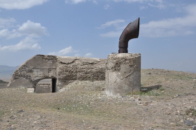 271 yıllık tabyanın betonlarını kestiler