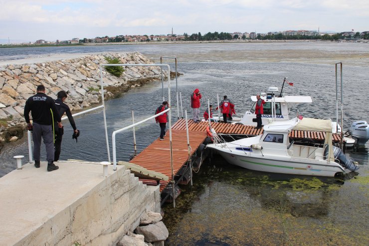 Beyşehir Gölü'nde tekne alabora oldu! 1 balıkçı kayıp
