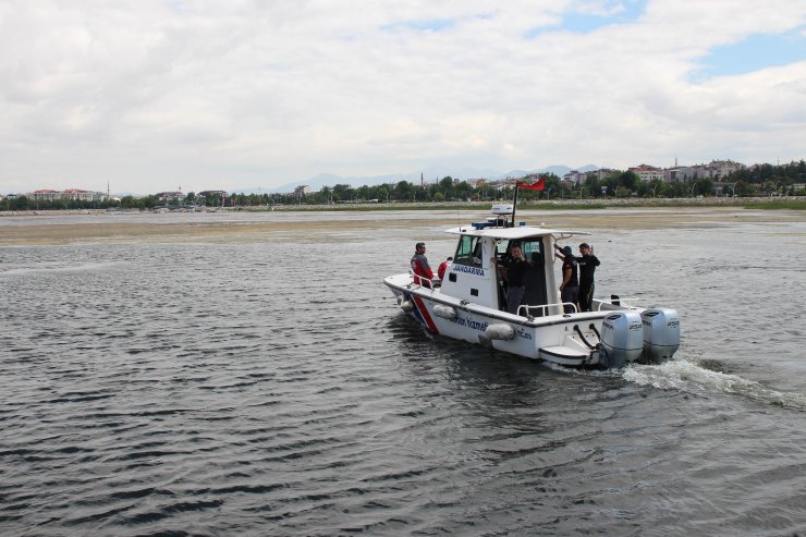 Beyşehir Gölü'nde tekne alabora oldu! 1 balıkçı kayıp
