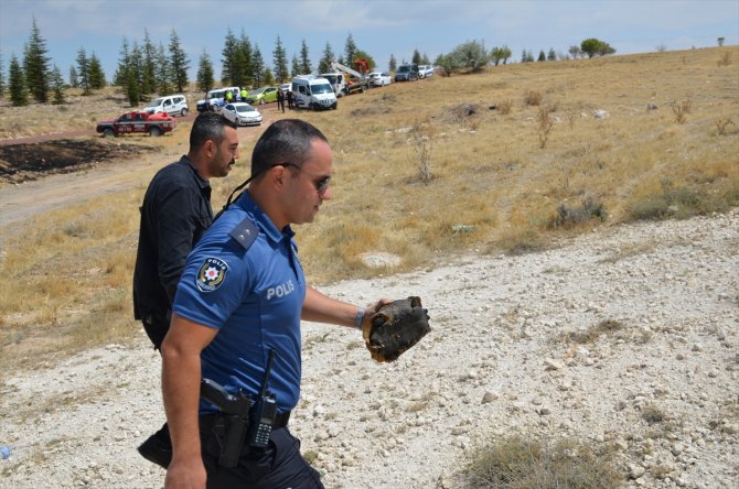 Yangının ortasında kalan kaplumbağayı polisler kurtardı