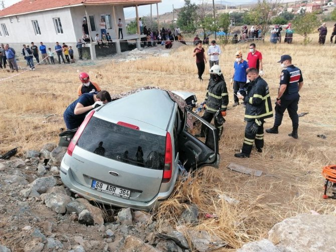 Otomobil ile oto kurtarıcı çarpıştı: 2 ölü, 1 yaralı