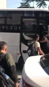 Sokağa kaçak göçmenleri bırakan kamyonet sürücüsü yakalandı