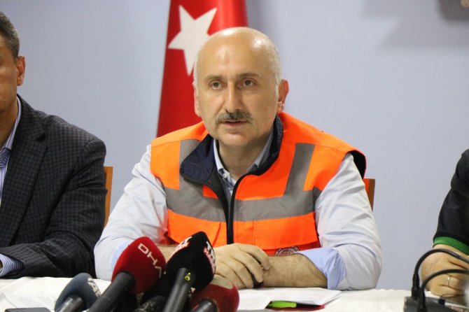 Bakan Karaismailoğlu: “Ayancık’ta maalesef 2 vatandaşımız vefat etti”