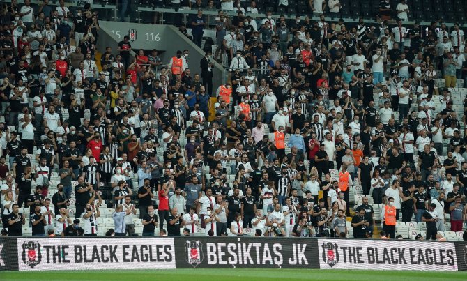 Beşiktaş, 526 gün sonra taraftarıyla buluştu