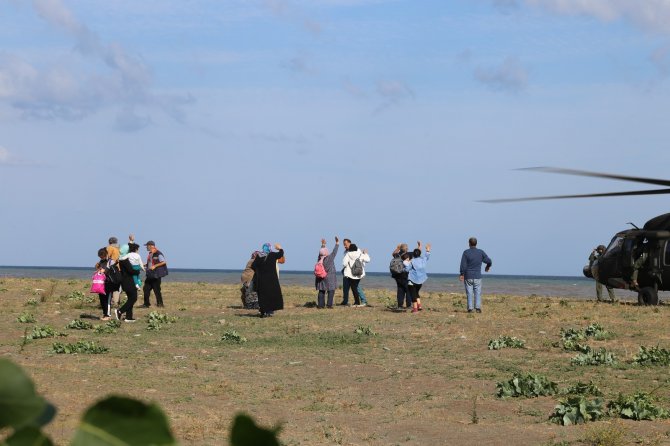 Selde mahsur kalan vatandaşlar 2 gün sonra helikopterle kurtarıldı