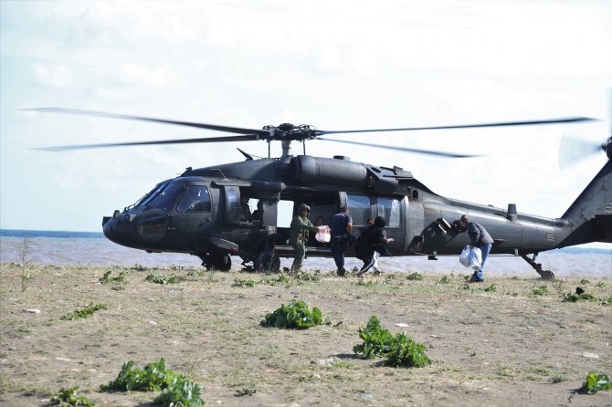 Selde mahsur kalan vatandaşlar 2 gün sonra helikopterle kurtarıldı