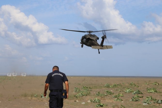 Selde mahsur kalan vatandaşlar 2 gün sonra helikopterle kurtarıldı