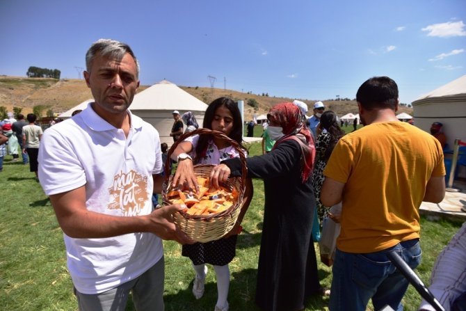 Ahlat’taki Malazgirt kutlamaları coşkuyla devam ediyor