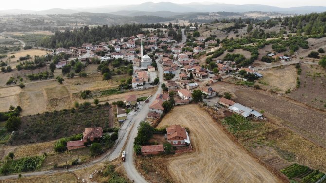 Evlerini taştan yapıp ömürlerine ömür katıyorlar