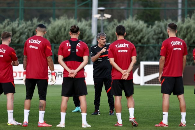 A Milli Futbol Takımı, Karadağ maçına hazır