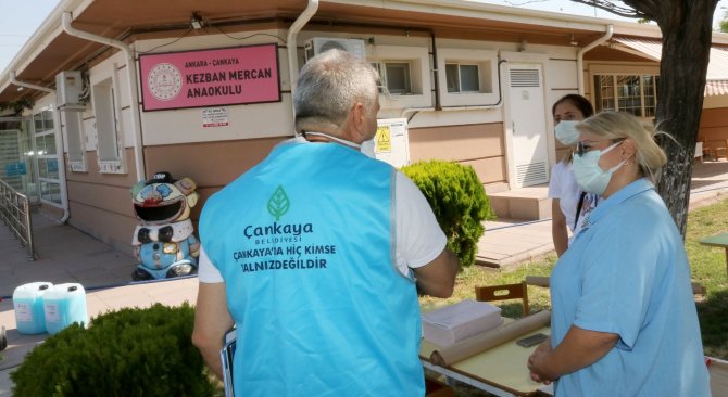 Okullara temizlik malzemesi, öğrencilere hijyen seti