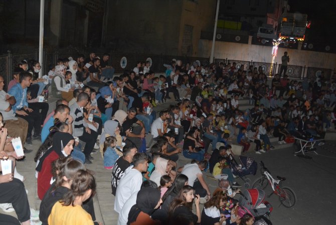 Hakkari’de açık hava sineme günlerine yoğun ilgi