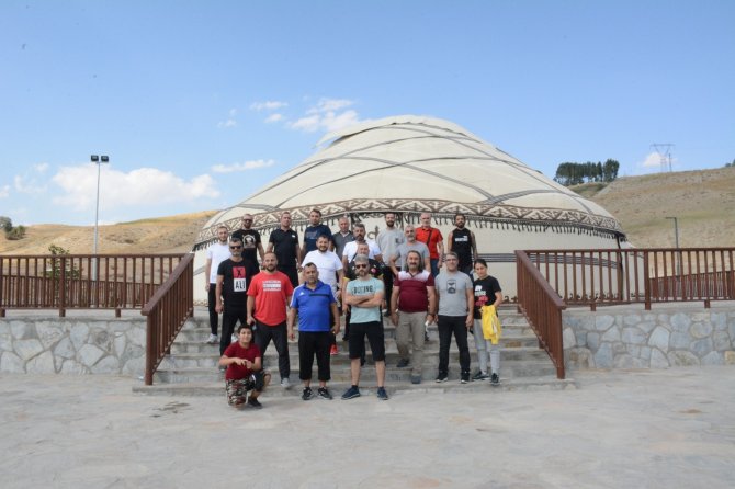 Milli Takım Antrenörleri Ahlat’ı gezdi