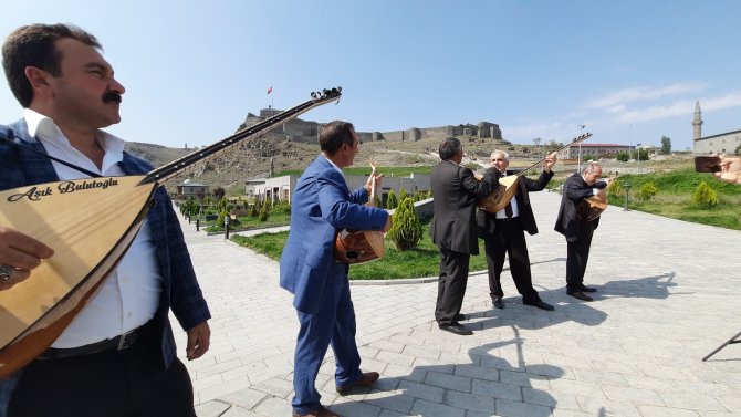 Kars Vadisi’nde aşıklara yoğun ilgi