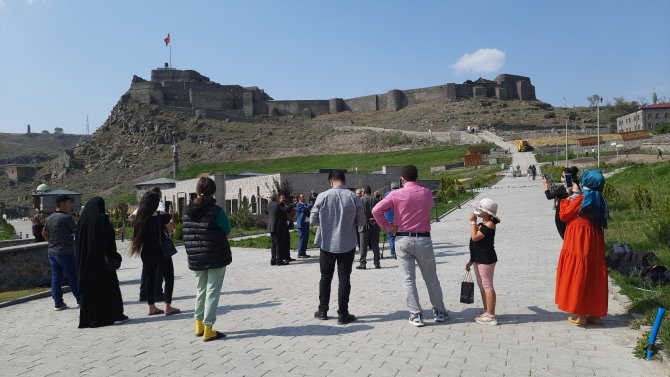 Kars Vadisi’nde aşıklara yoğun ilgi