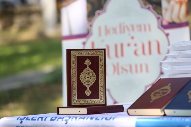 Türkiye Diyanet Vakfı gazilere Kur'an-ı Kerim hediye etti