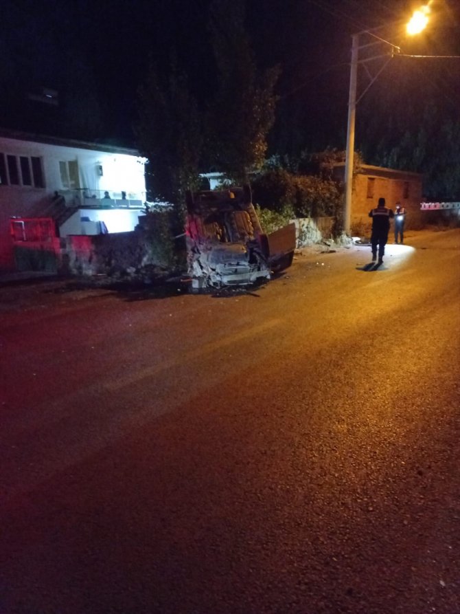 Konya'da iki kamyonet çarpıştı:1 ölü