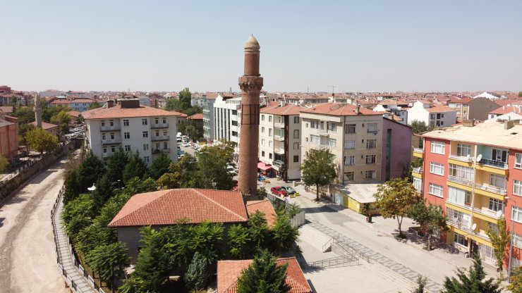 Konya Vakıflar Bölge Müdürlüğü eğik minarenin sırrını çözmek için çalışma başlattı