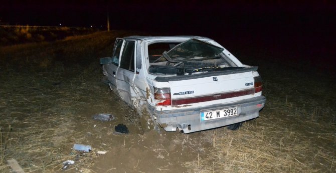 Konya'da kontrolden çıkan otomobil takla attı