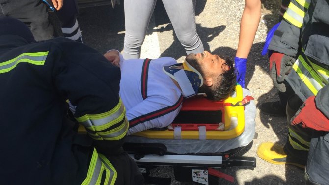 Konya’da hafif ticari araç ile otomobil çarpıştı: 4 yaralı