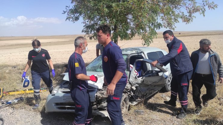 Konya'da otomobil ve hafif ticari araç çarpıştı: 4 yaralı