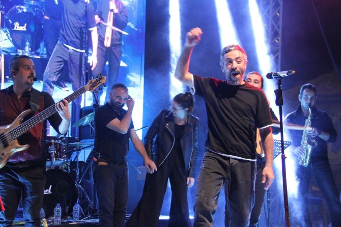 Resul Dündar Konya'da konser verdi