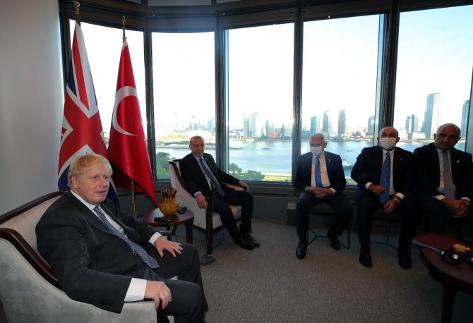 Cumhurbaşkanı Erdoğan, New York’ta yeni açılan Türkevi Binası’nda İngiltere Başbakanı Boris Johnson’ı  kabul etti