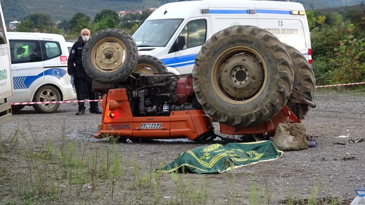 Traktörle drift atan gençler kaza yaptı: 1 ölü, 1 yaralı