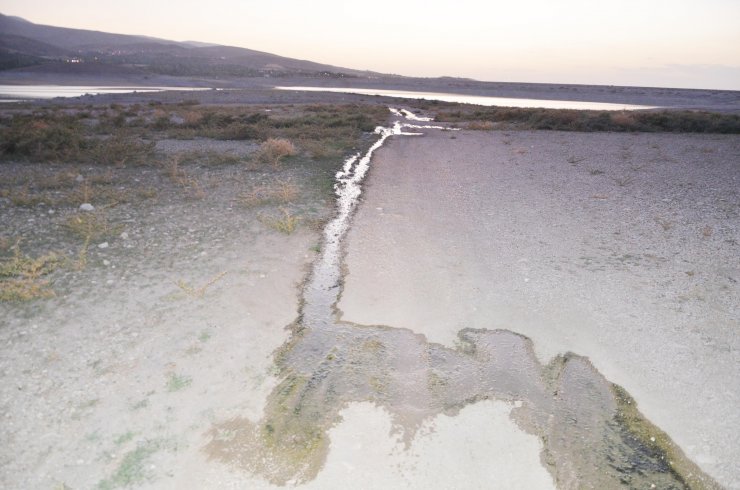 Kanalizasyon suları, baraj göletine akıyor