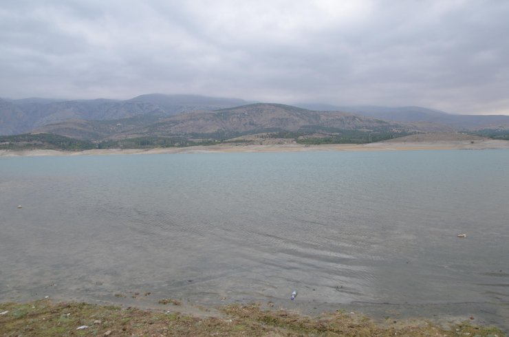 Kanalizasyon suları, baraj göletine akıyor