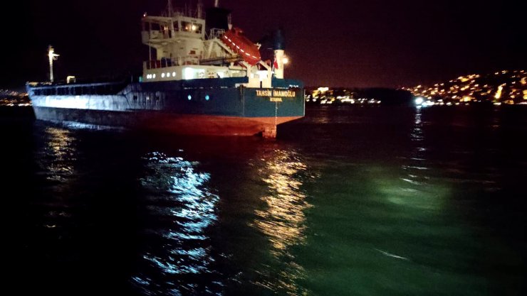 İstanbul Boğazı'nda 2 kuruyük gemisi çarpıştı-1